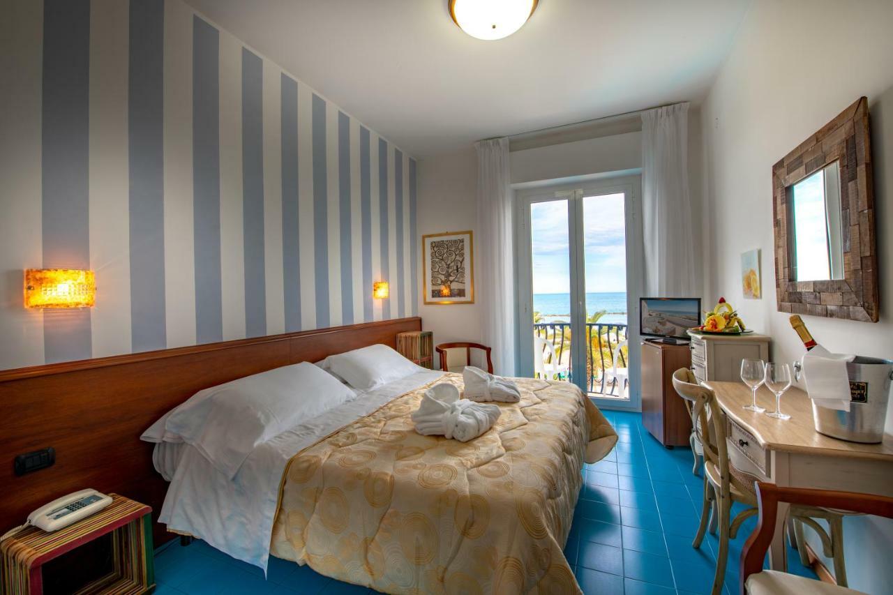 Grand Hotel Excelsior San Benedetto del Tronto Esterno foto